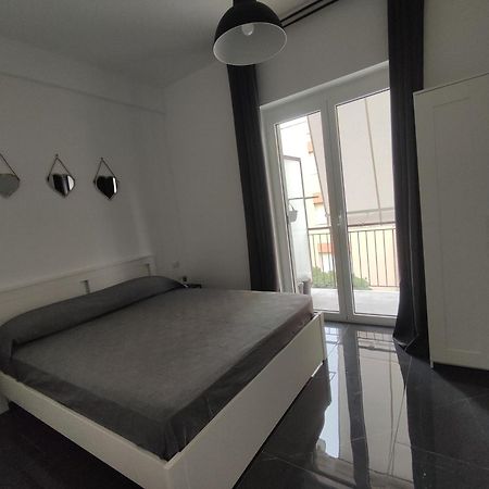 Oniria Suite - 100 Mt Dal Mare Terracina Ngoại thất bức ảnh